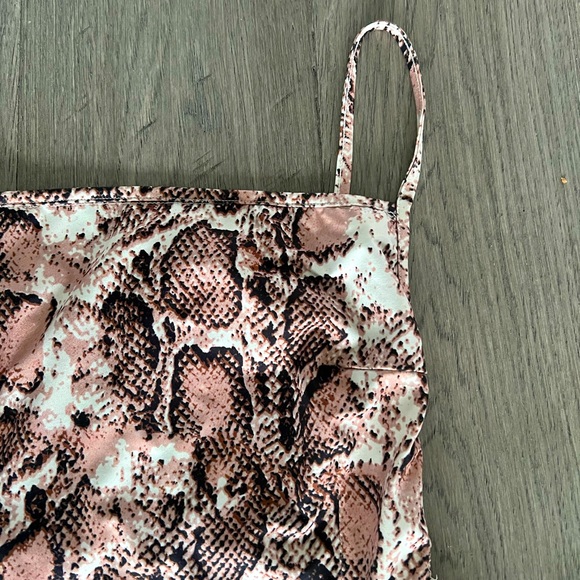 Backless Cheetah Print Dress - Picture 3 of 4